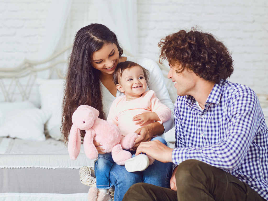 為打造更友善的生育環境,根據台灣《勞動基準法》第 50 條與《性別平等工作法》第 15 條,保障生理女性員工享有一般產假、流產假、產檢假等權益。