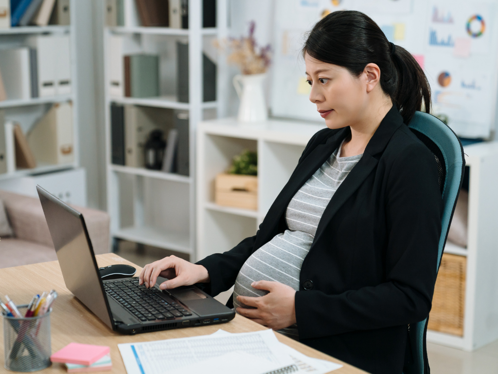 圖片一台灣女性勞工依法享有 8 周有薪產假與 7 日有薪產檢假