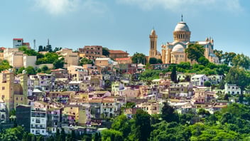 How to hire and pay employees in&nbsp;Algeria