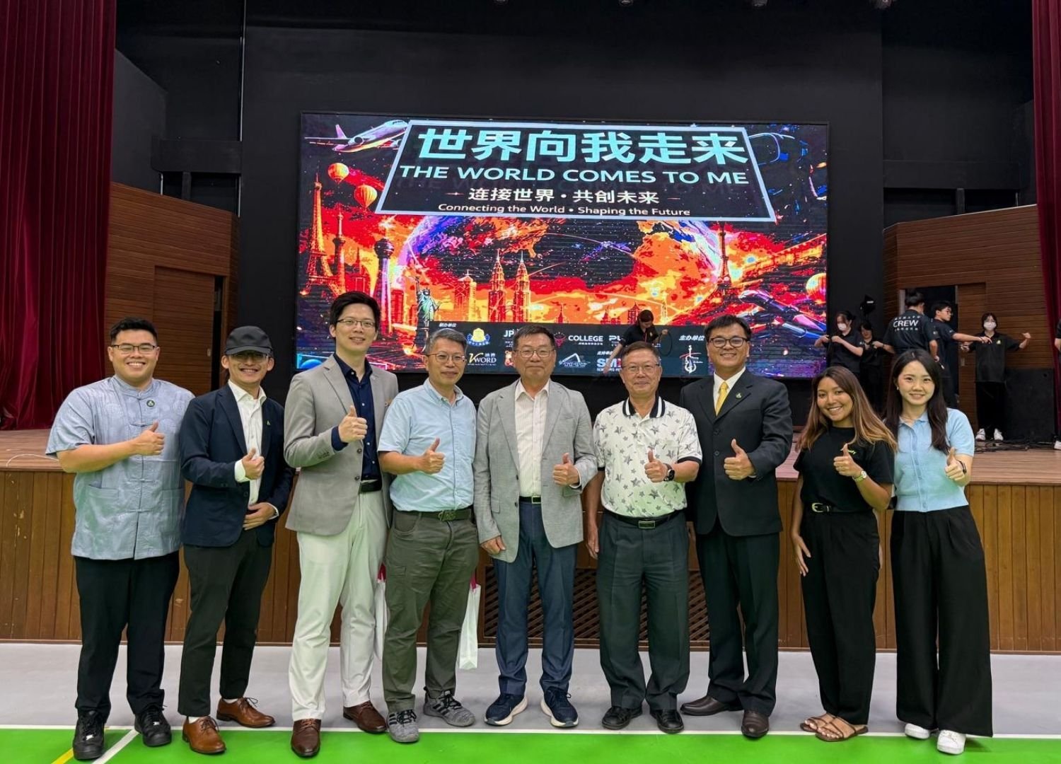 Slasify  提供一站式跨國人資管理服務管理平台，協助企業無縫整合全球員工的薪資、合約、保險、簽證等資料，HR 可在同一平台追蹤與管理，作業更透明高效。