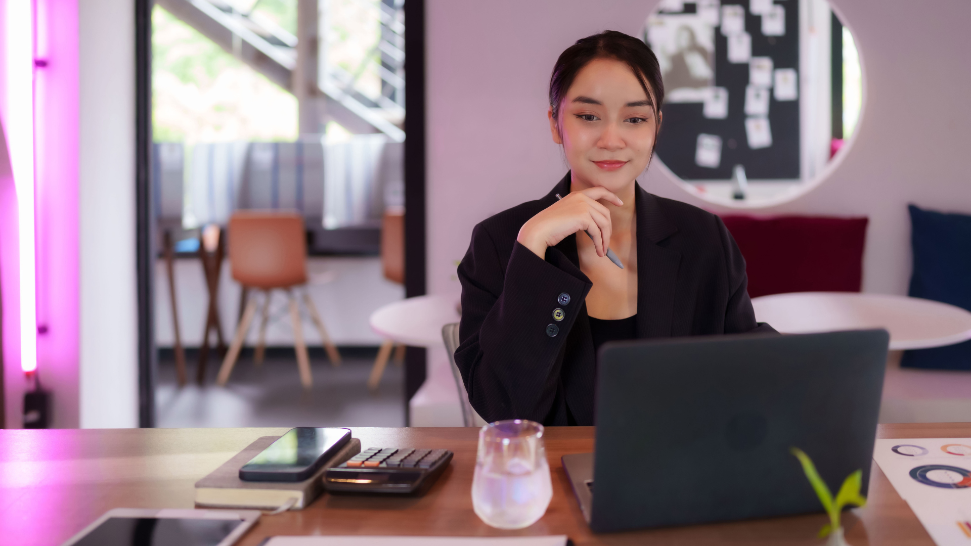 When contractors cost more than employees (and vice versa)