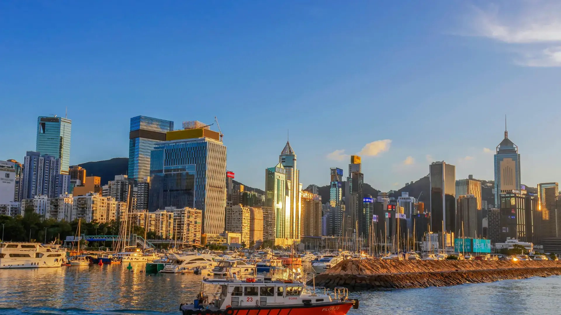 The latest Hong Kong 2026 employment law changes, including continuous contract and minimum wage updates.