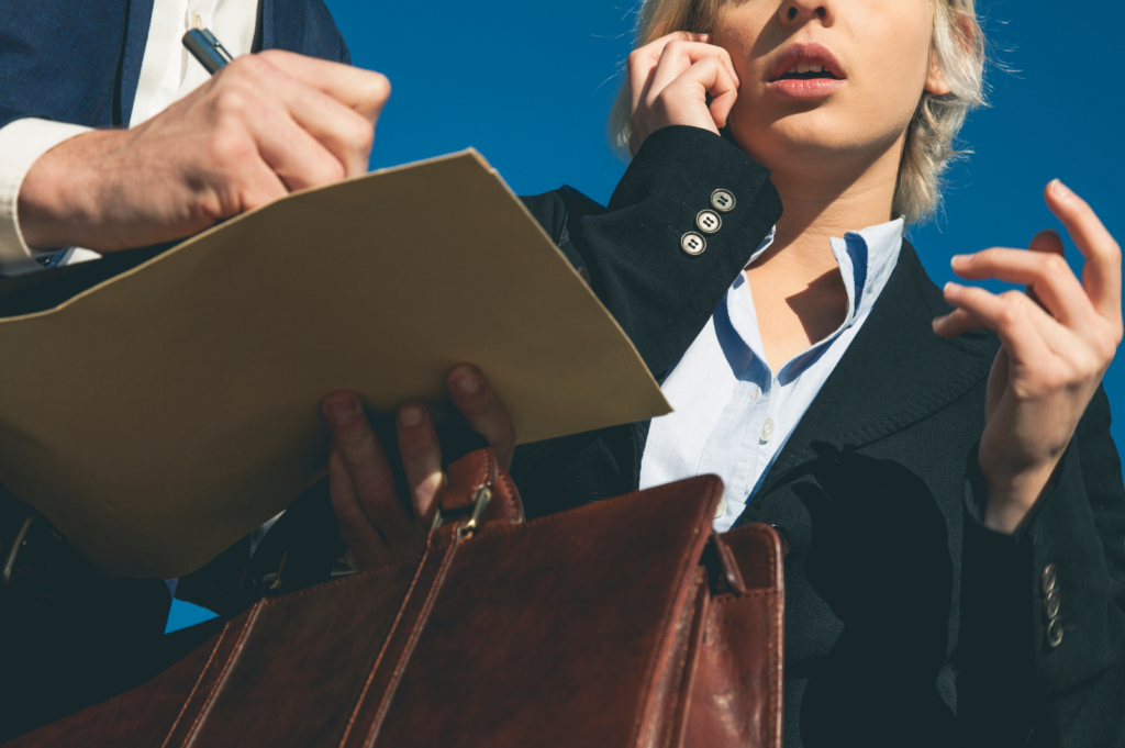 將時間回溯到2017年，Stack Overflow 針對程式開發者的研究調查當中，我們已經可以看出遠距工作不斷在發展當中，該研究其中受訪的53.3%的工程師表示，是否可以遠距工作已經成為他們找工作的優先選擇條件之一，並在近全遠距工作中得到最高的滿足感。研究中，有63.9%的開發人員表示，每個月至少有1天遠程工作，其中11.1% 的人表示他們全職或幾乎所有時間都在執行遠程工作。