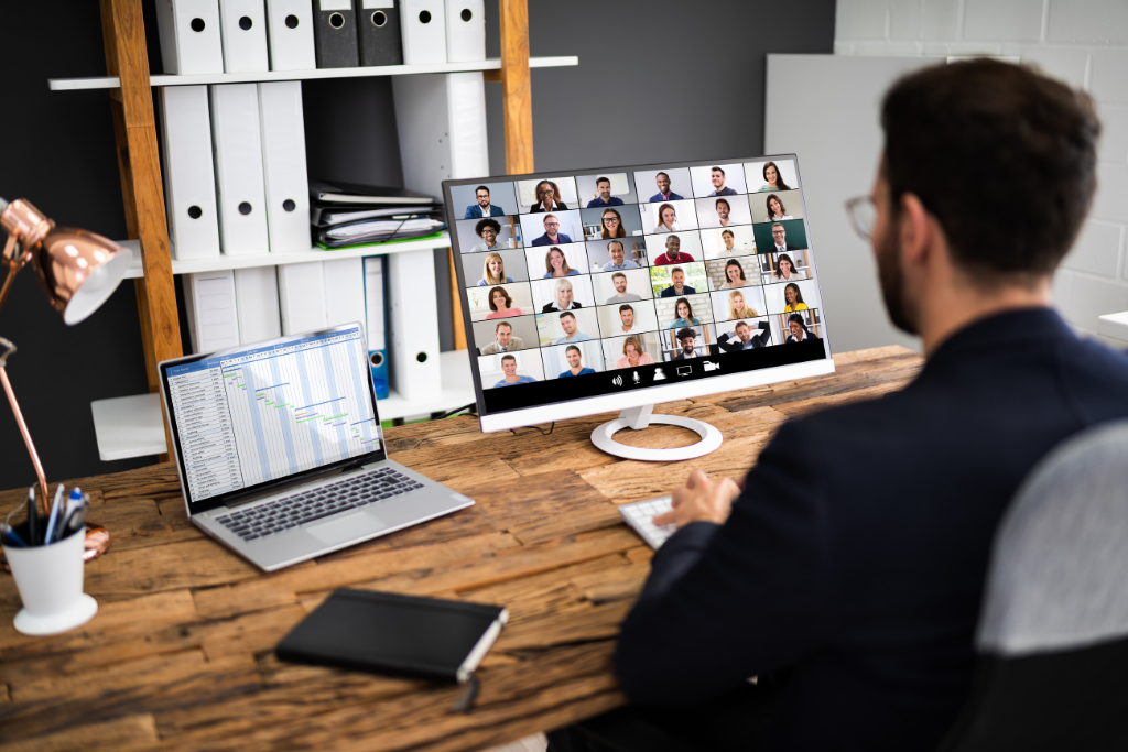 今周刊出版的《遠距工作革命》，作者Tsedal Neely不僅是哈佛工商管理學系的教授，更是遠距工作和數位轉型的專家，這本書集結她近二十年在遠距工作和跨國公司相關研究的精華，今天Slasify也特別同步整理出書中的重點，讓無論是遠距工作者或組織領導者都能從中獲益，讓我們在哪工作都能高效又成功！