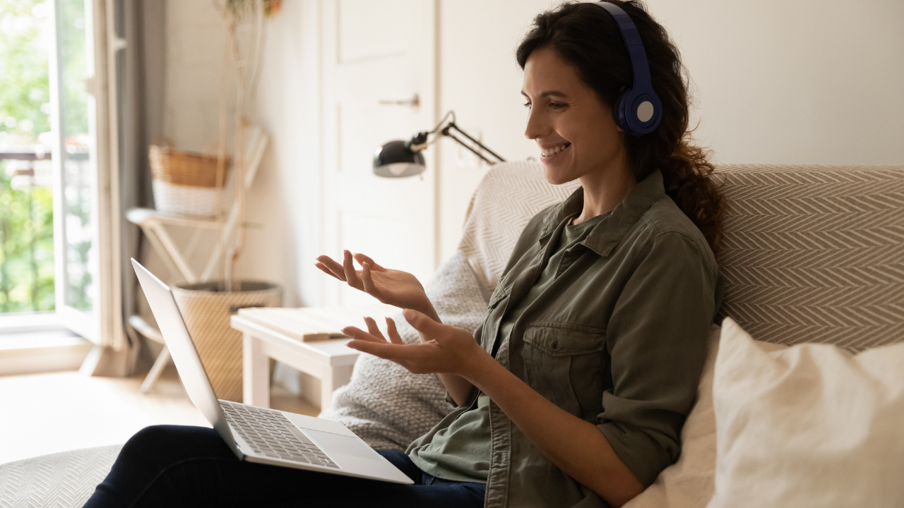 how to manage remote crisis communication