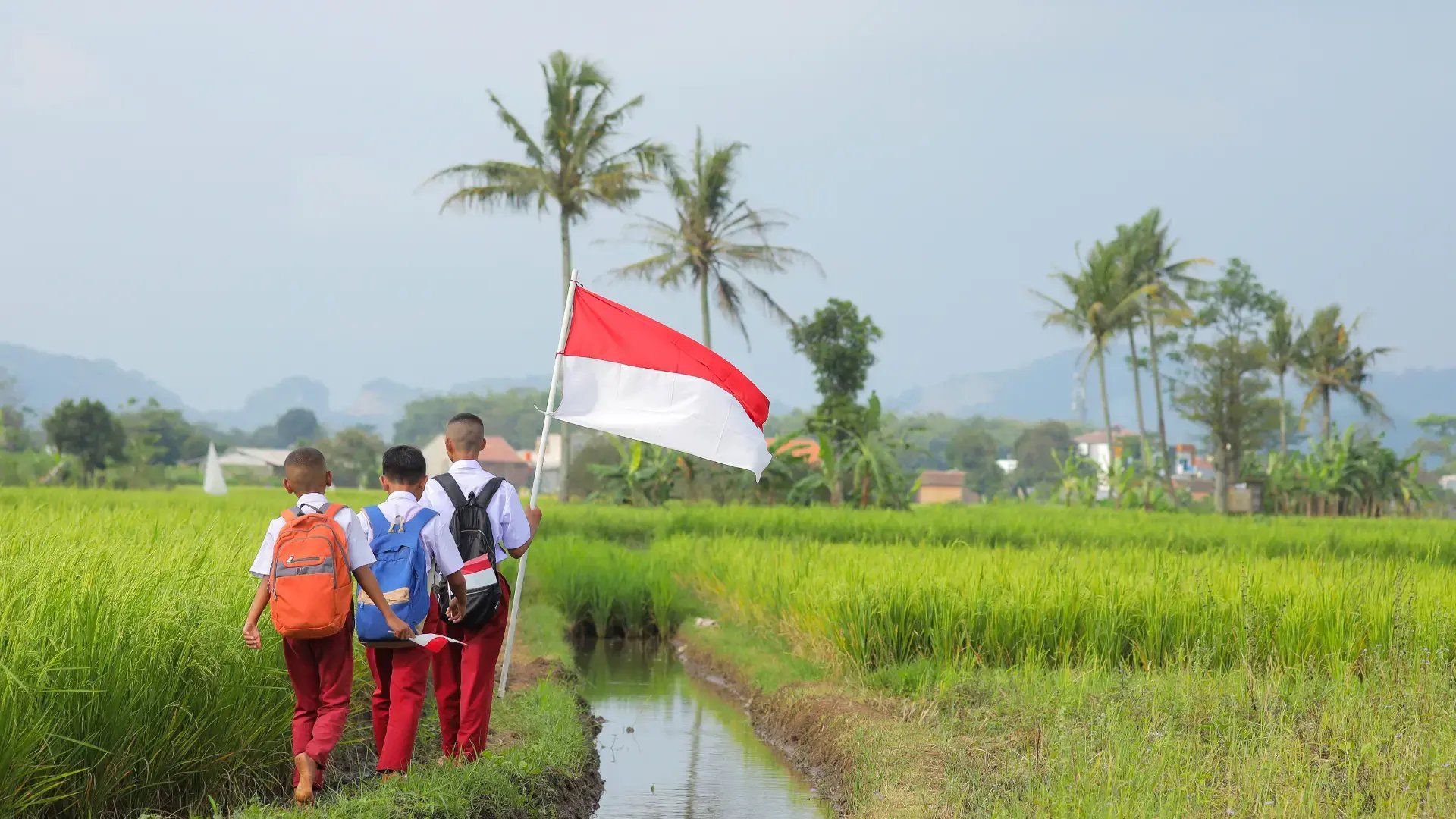 Cuti Bersama refers to government-designated collective leave days published alongside Indonesia’s public holidays for 2026. Unlike statutory public holidays, these “bridge days” can turn single holidays into extended breaks. In practice, expect significant slowdowns across government offices, banks, and local business partners during these periods