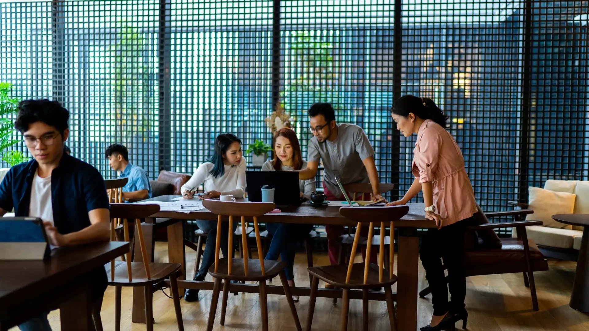 How Slasify Helps Employers Pay Contractors Globally