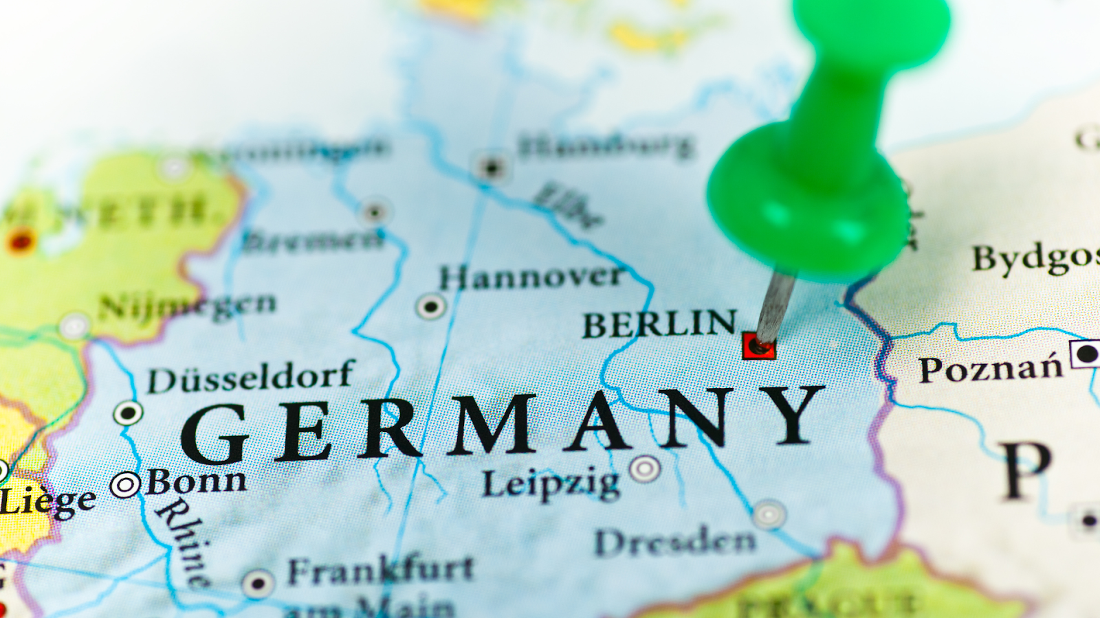 Managing the German holiday calendar, state differences, and payroll rules can be complex without a local team. As your dedicated Employer of Record in Germany, Slasify turns these legal requirements into a predictable operating model.
