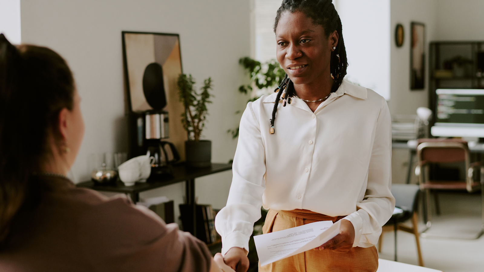 Since Germany doesn’t have a single visa sponsorship mechanism that solves everything, most of the employer’s work is providing the necessary documents and meeting the compliance requirements.