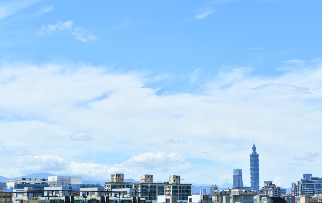 Taiwan’s minimum wage is reviewed periodically by authorities. Employers must ensure base salary meets or exceeds the statutory minimum for full-time employees