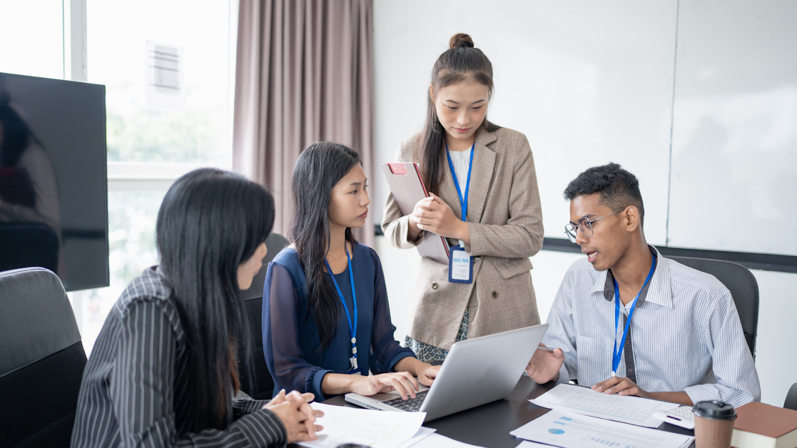 As an Employer of Record (EOR) provider, Slasify offers comprehensive global payroll and HR solutions to ensure you remain compliant and efficient.