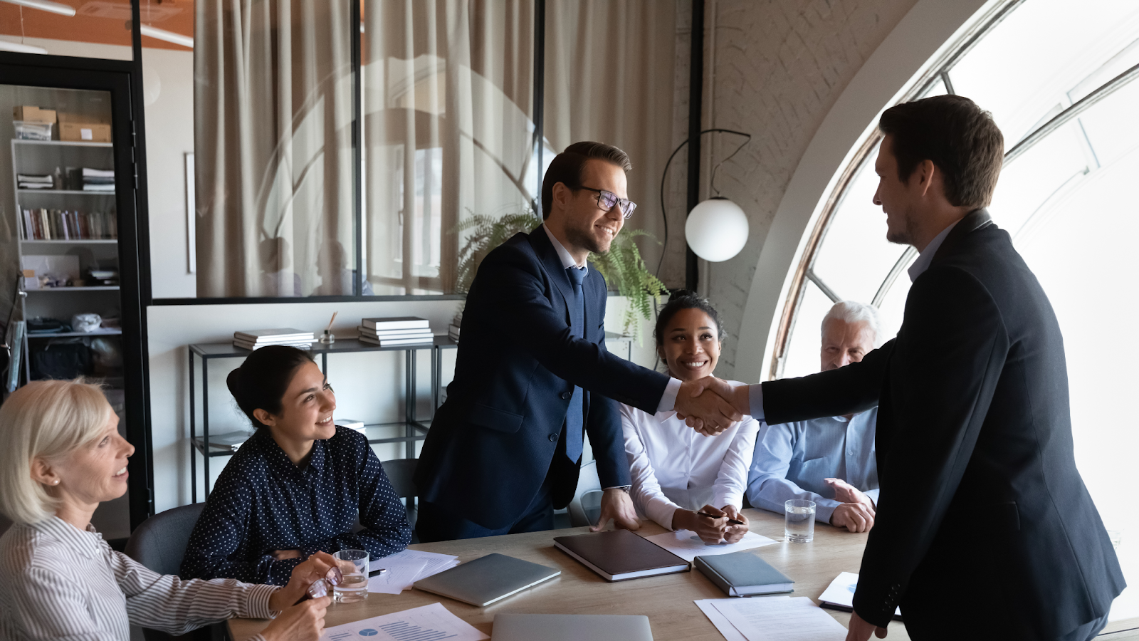  Instead of waiting months to form a U.S. entity and register payroll accounts, the company partners with an Employer of Record (EOR) solution provider. Within weeks, the engineers are onboarded, paid in compliance with federal and state law, and provided benefits. 