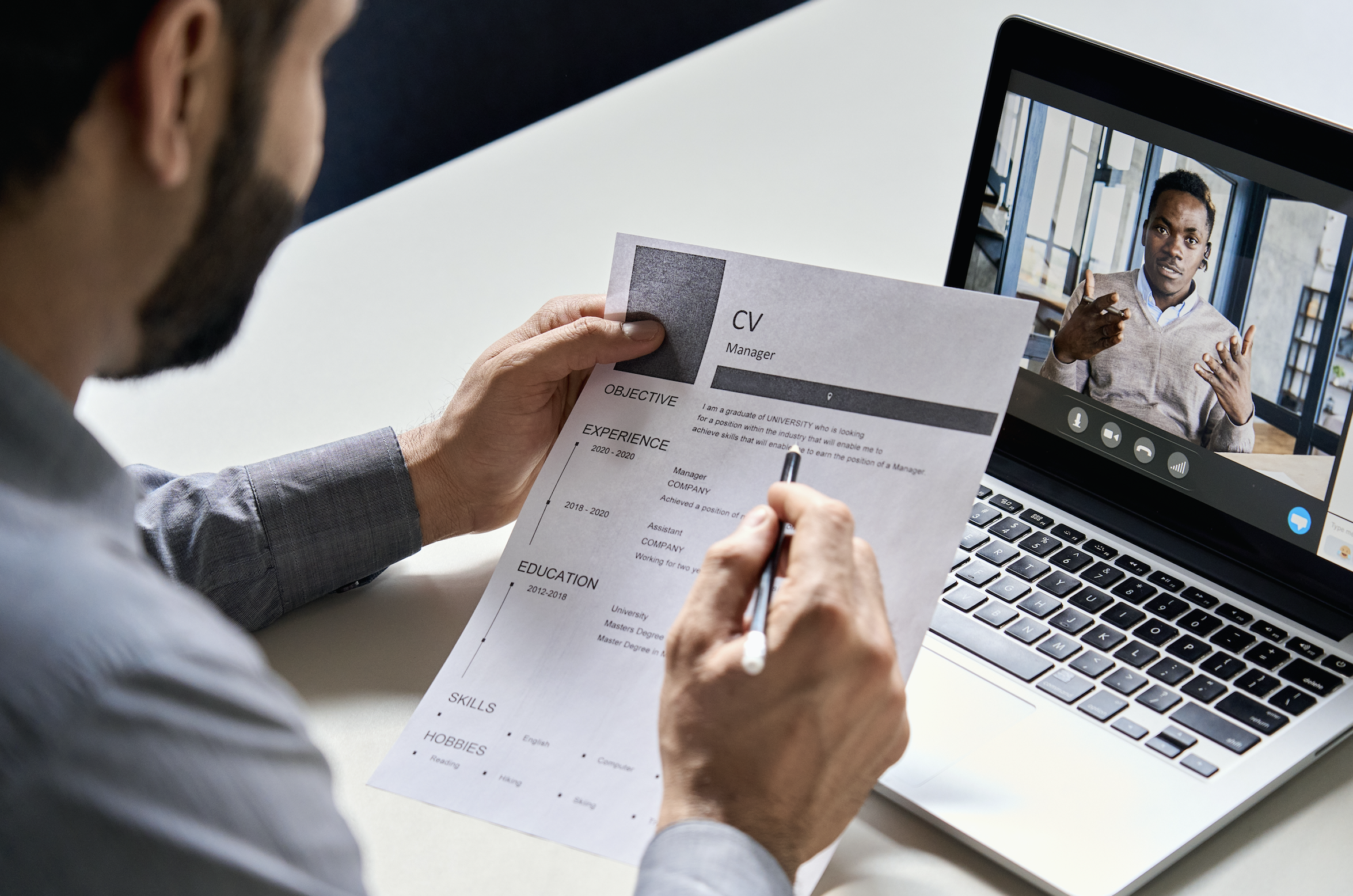 Web 3 工作哪裡找？  心動想要挑戰 Web 3 這個題目嗎？推薦三種找工作的最佳方式：分別是社群、求職平台，以及自我推薦。