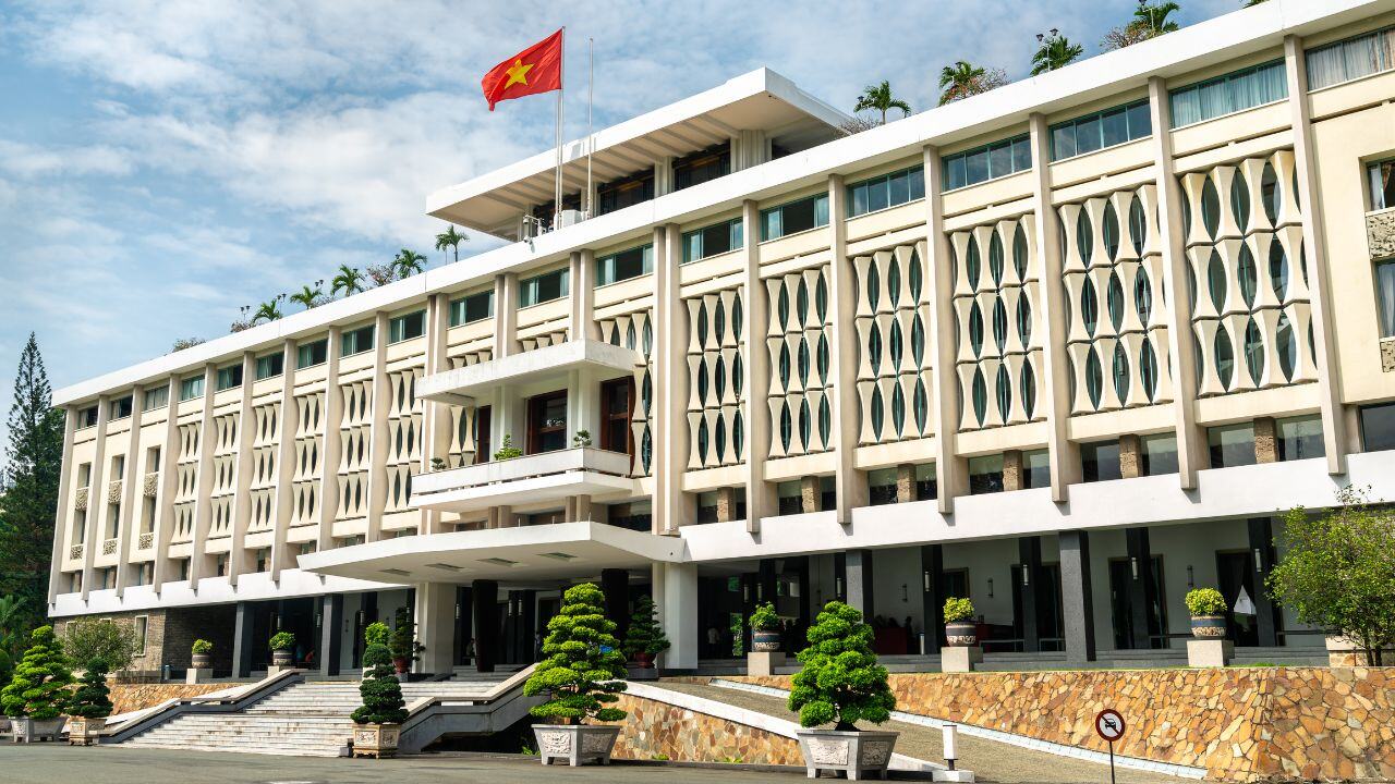 The growing economic and employment ties between Vietnam and France present numerous opportunities for employers. Businesses looking to expand into these markets can benefit from the strong economic growth, favorable business environments, and a dynamic workforce in both countries.